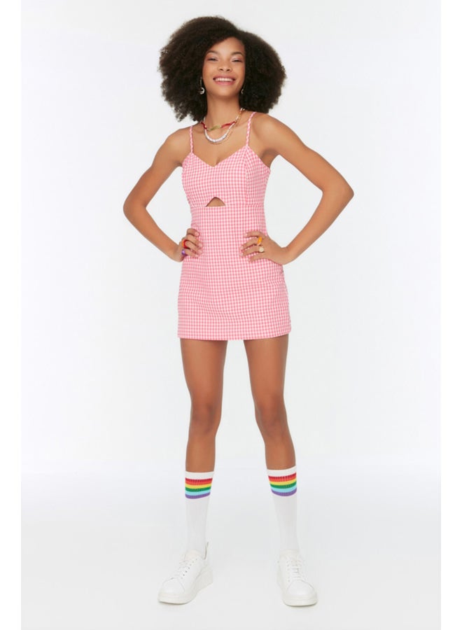 trendyol Pink Checkered Window Detailed Strappy Mini Woven Jumpsuit TWOSS22TU0277 - Image 4