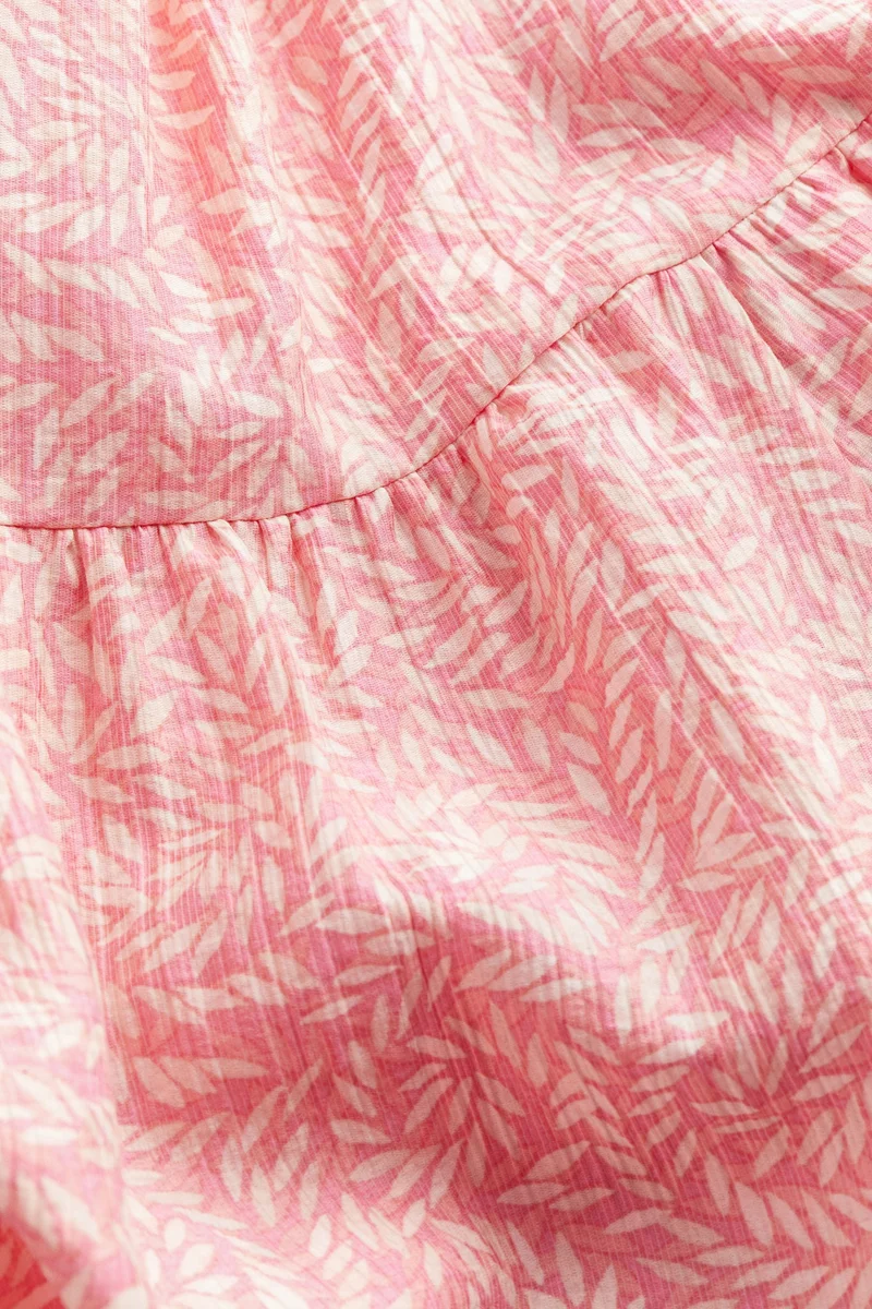 اتش اند ام فستان بأكتافٍ مكشوفة