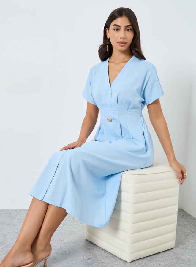 تايك تو فستان ميدي مزين بكسرات مع أكمام قصيرة - Image 1