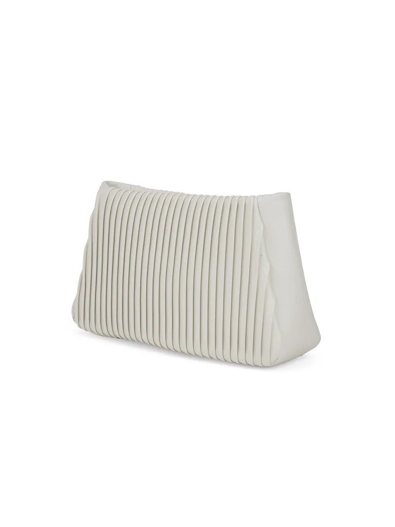 جلو باص حقيبة نسائية صغيرة بحزام كتف من جلوبس بلون بيج مع تفاصيل شرابة وسلسلة قابلة للفصل