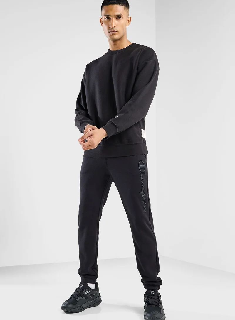 Champion Essential Sweatshirt