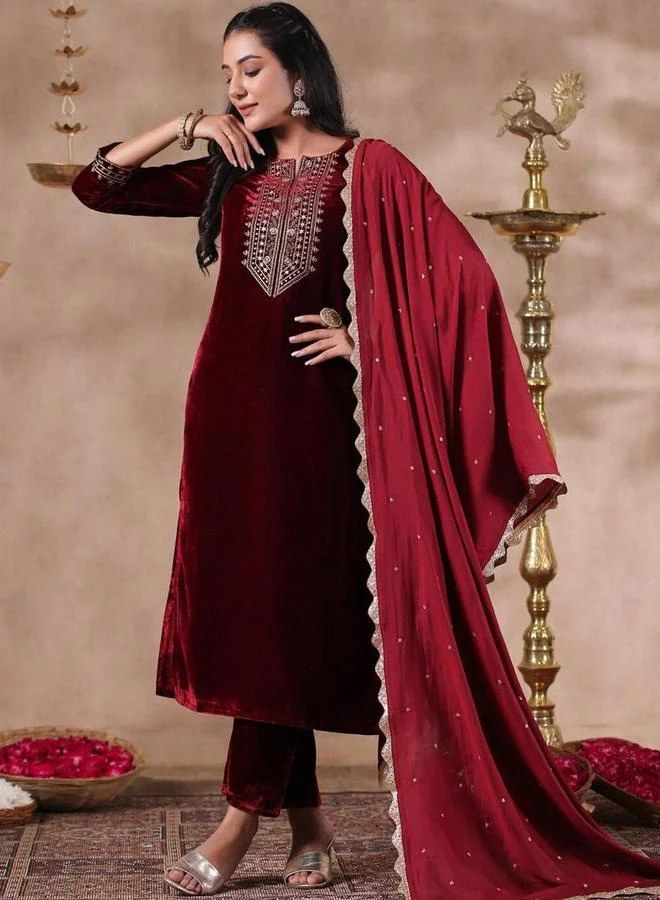 آي شين طقم كورتا وبنطال مع شال بلون خمري بخامة مخملية