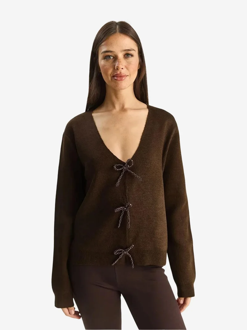بيانكو لوتشي LUCCI Button Detailed Knit V-Neck Cardigan