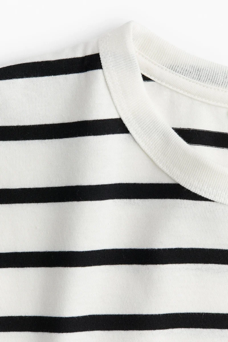 اتش اند ام بلوزة من قطن الجيرسيه