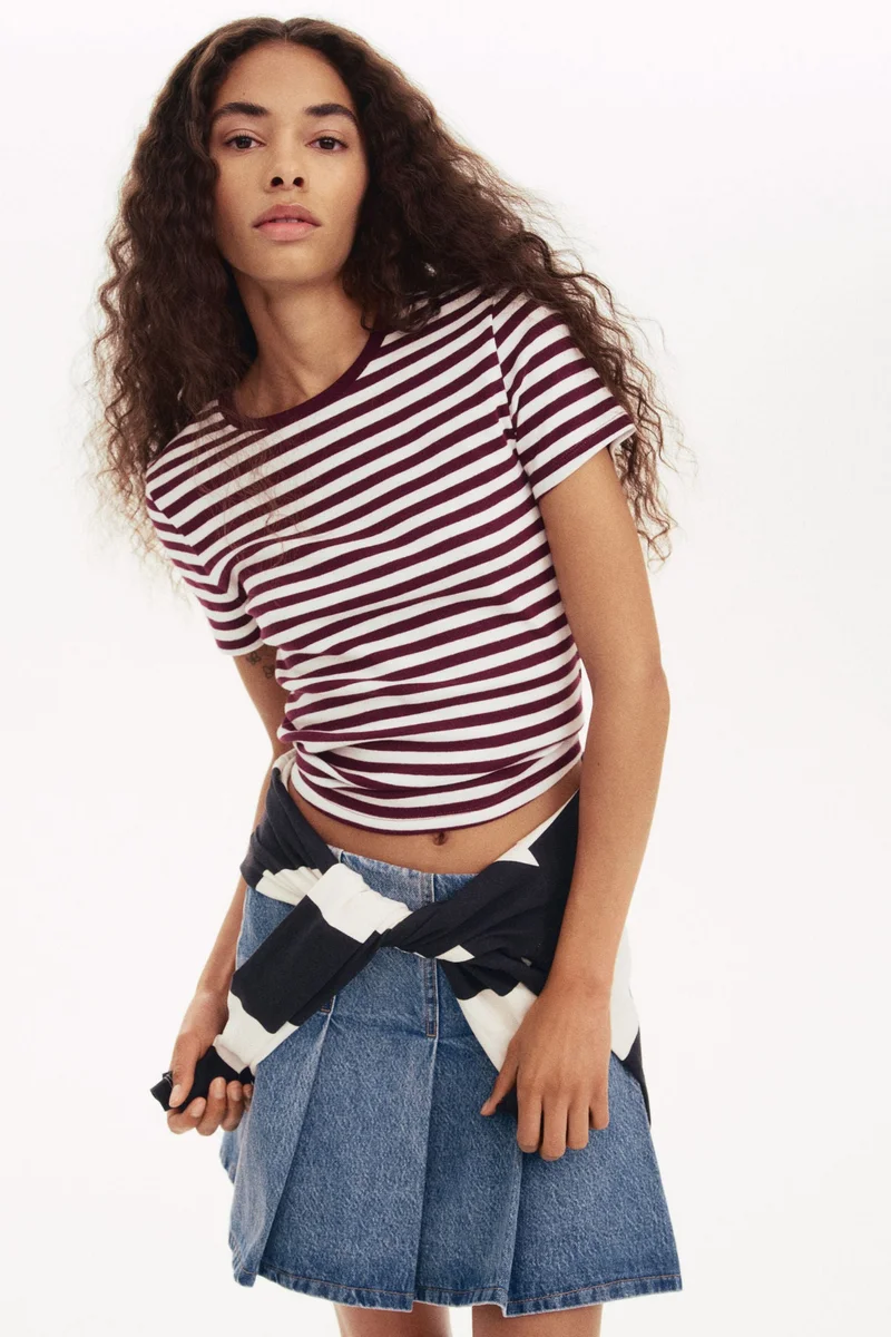 اتش اند ام تي-شيرت من القطن