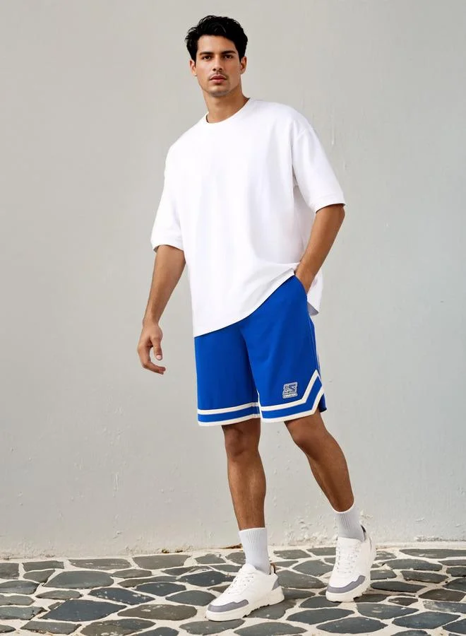 ستارتر شورت بخصر مرن بتفاصيل متباينة وجيوب