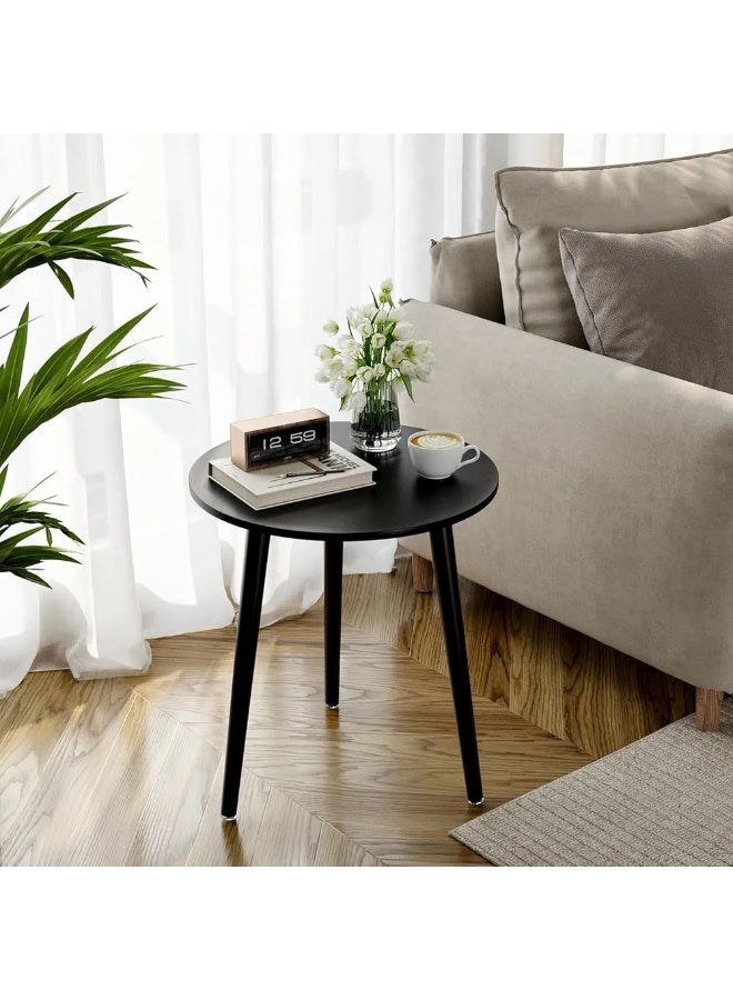Small side table with a modern design in black - Image 5