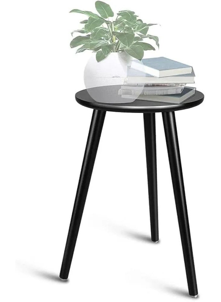 Small side table with a modern design in black - Image 4