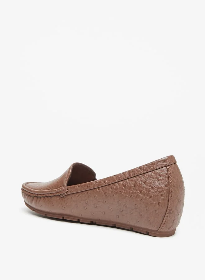 فلورا بيلا من شو إكسبرس Women's Textured Slip-On Wedge-Heeled Moccasins