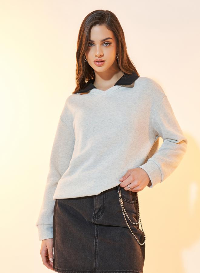 تايك تو سويت شيرت بقصة عادية وياقة بتفاصيل مُتباينة - Image 4