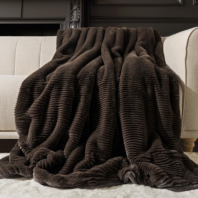 ULTRA SOFT FAUX FUR THROW BLANKET FOR COUCH LUXURY SCULPTED TEXTURE FAUX RABBIT FUR BLANKET FOR BED FLUFFY THICK PLUSH WARM FUZZY THROW 920GSM DARK BROWN 50X60