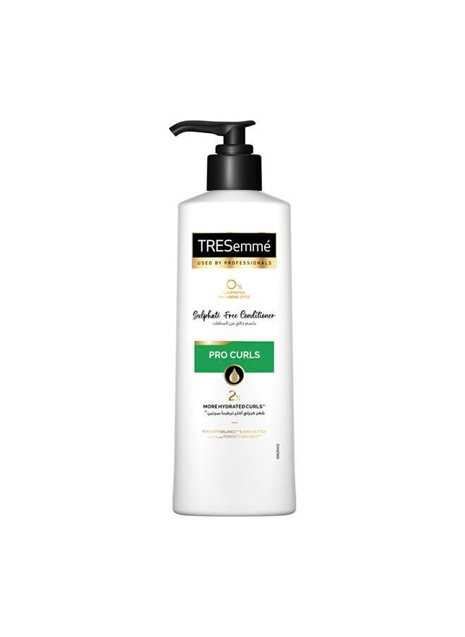 Tresemme Pro Curls Shampoo 250 ML+ Conditioner 250 ML with Porosity Balance™ & Shea Butter for 2x More Hydrated Curls, Free from Sulphates, Parabens & Dyes - Image 3