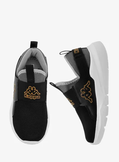 كابا حذاء رياضي للأولاد بنعل سهل الارتداء وتفاصيل شعار مع شريط سحب