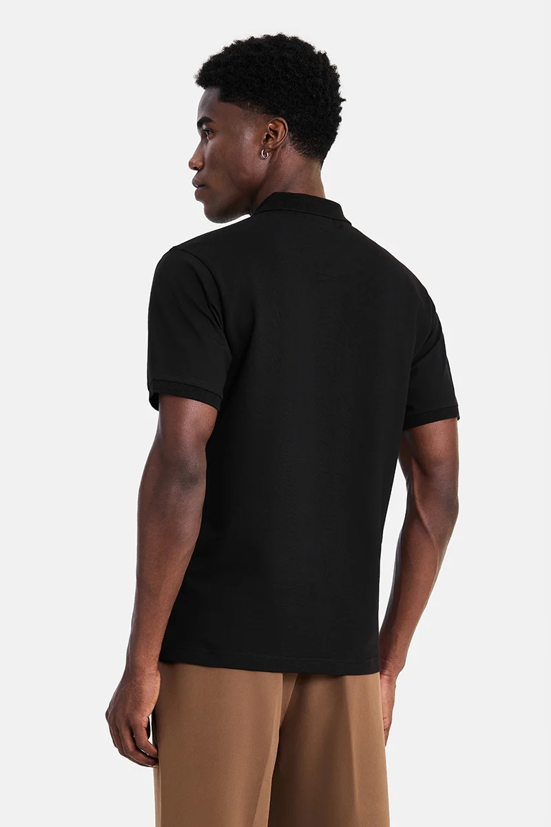 SNITCH Black Black Solid Half Sleeve Regular Fit Casual T-Shirt for Men | Best Price UAE