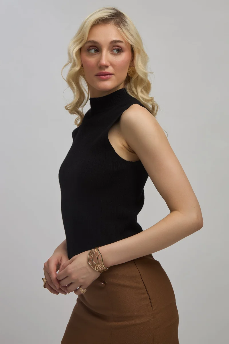 Virgio VIRGIO Viscose Highneck Flatknit Sleeveless Top