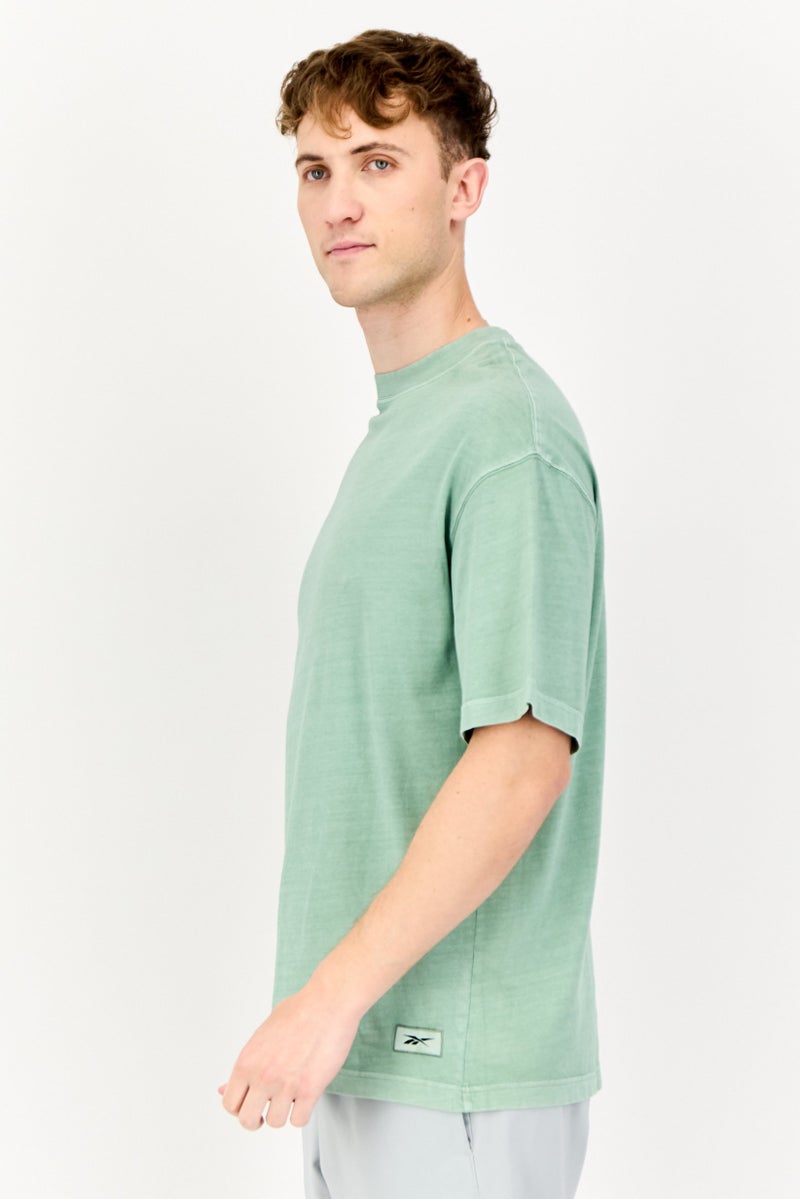 Reebok تي شيرت رياضي للرجال بأكمام قصيرة بشعار العلامة التجارية، أخضر حكيم - Image 2