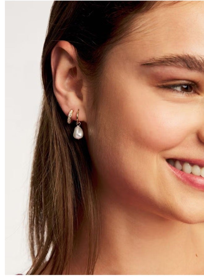 Freshwater Pearl Earrings - Minimalist & Elegant Style, Secure Clasp Design, Versatile for Daily & Office Wear - Image 3