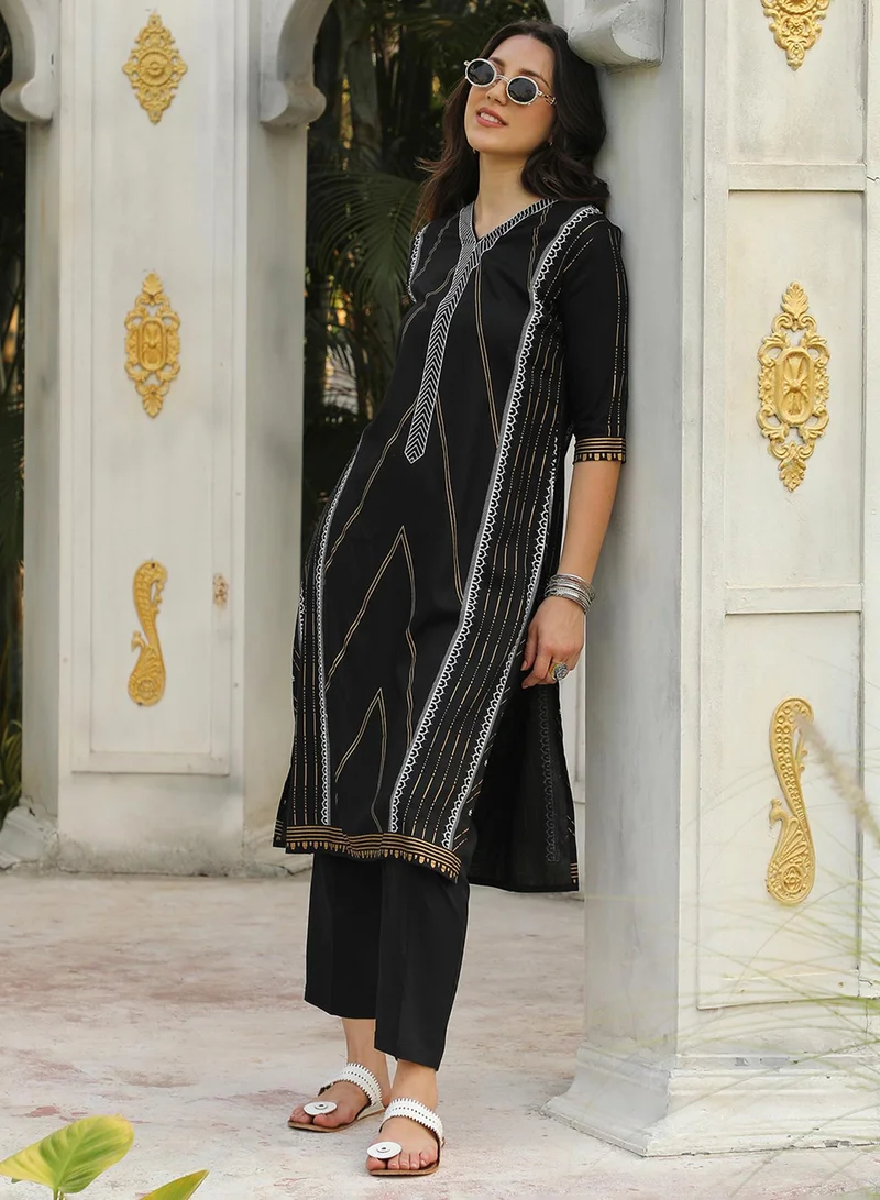 QISSA Women's Midnight Black Geometric Print Kurta With Midnight Black Trousers Set For Ethnic Wear | V Neck | Quarter Sleeve | Pull On Closure | Kurta Set Crafted With Comfort Fit For Woman & Girls