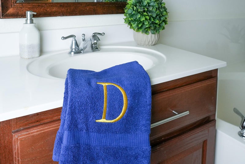 Decorvo منشفة يدوية بالبحرية الفاخرة للحمام - منشفة مزخرفة بالفندق الأولي ذات الجودة المدمرة للمسحوق الغرفة المنتج  - Image 3