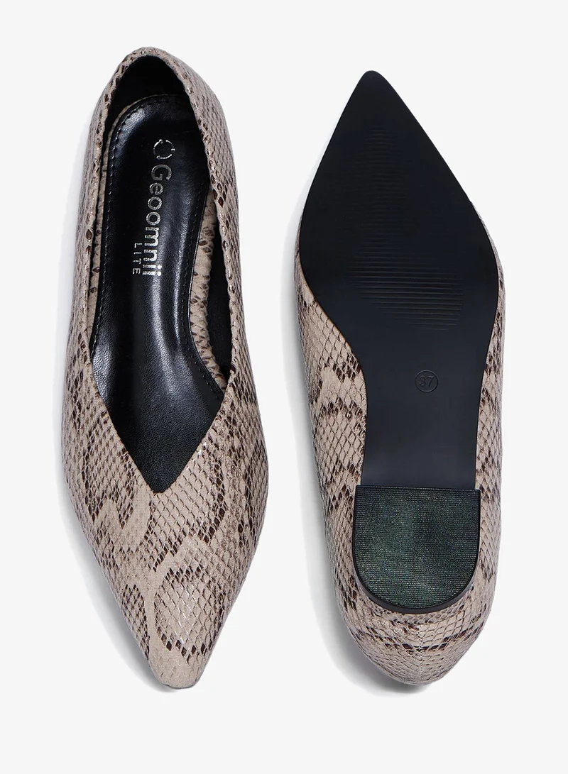 Geoomnii BEIGE Geoomnii Closed Flat Shoes for Women – Comfortable Slip-On Ballet Flats for Office, Daily Wear & Casual Use for Women | Best Price UAE