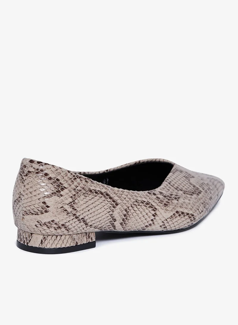 Geoomnii BEIGE Geoomnii Closed Flat Shoes for Women – Comfortable Slip-On Ballet Flats for Office, Daily Wear & Casual Use for Women | Best Price UAE