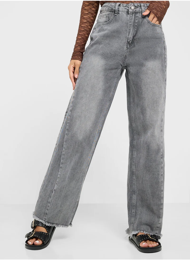 جينجر Mid Rise Straight Fit Jeans With Frayed Hem