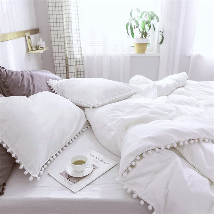 DUVET COVER FULL SIZE100 WASHED MICROFIBER 3PCS BEDDING DUVET COVER SET POM POMS FRINGE SOLID COLOR SOFT AND BREATHABLE WITH ZIPPER CLOSURE CORNER TIES FULL WHITE