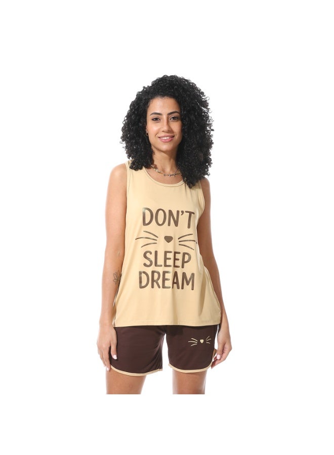 سيزار هوت شورت حريمي مزود بطباعات علي الصدر - Image 1