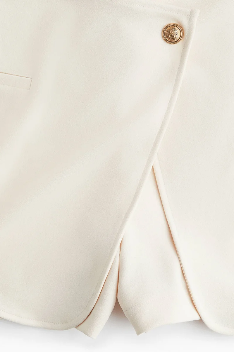 اتش اند ام تنورة بتصميم شورت ملفوفة من الأمام