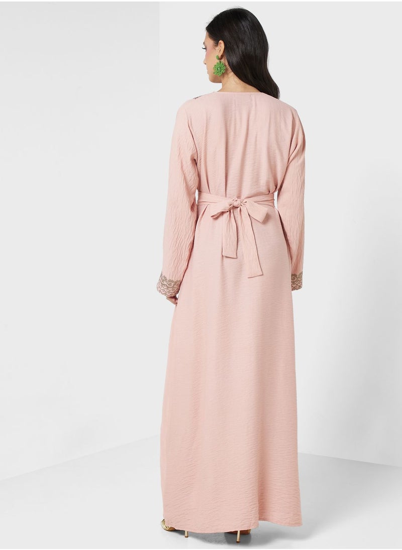 hayas closet - Embroidered Belted Jalabiya - Image 1