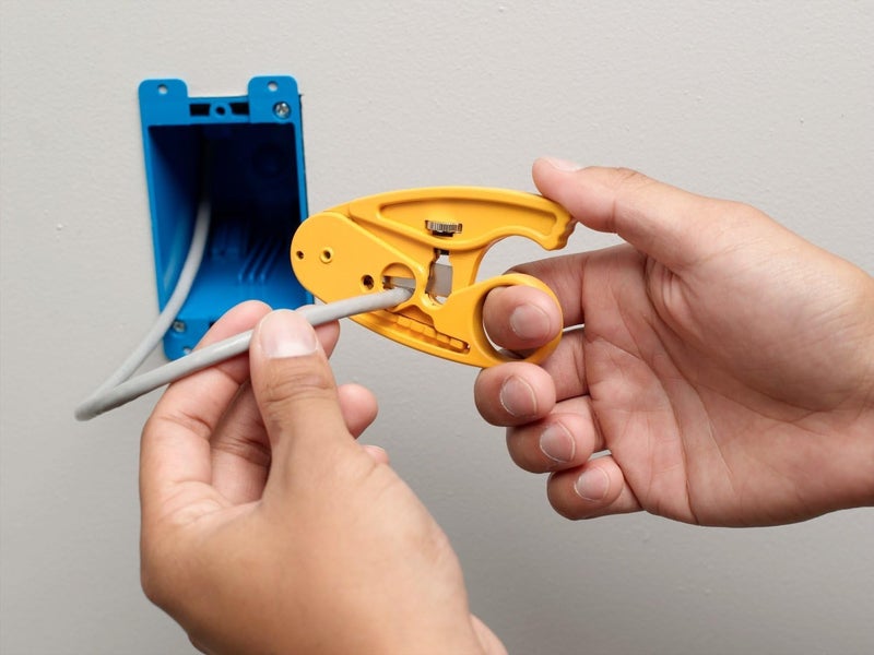 Fluke Networks Round Cable Stripper for UTP/STP Telephone and Data Cables - Image 2