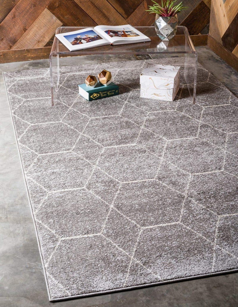 Unique Loom Trellis Frieze Collection Area Rug - Geometric (4' 1" x 6' 1", Light Gray/ Ivory) - Image 1