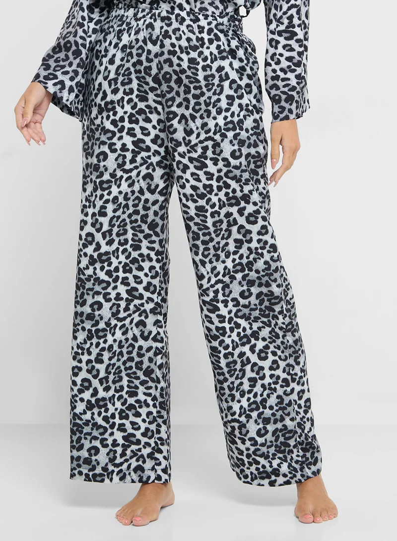 جينجر Satin Animal Print Robe With Belt & Pyjama Set