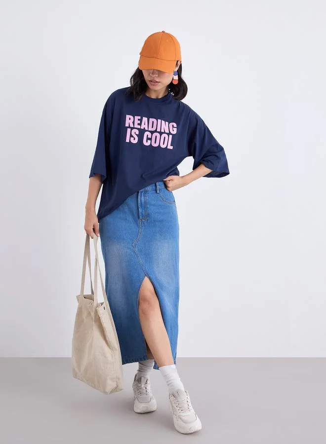 ستايلي تيشيرت واسع بطبعة كتابة