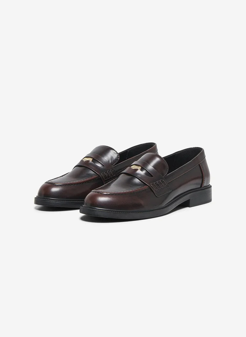 اونلي Women's ONLLUX-12 Button Loafer