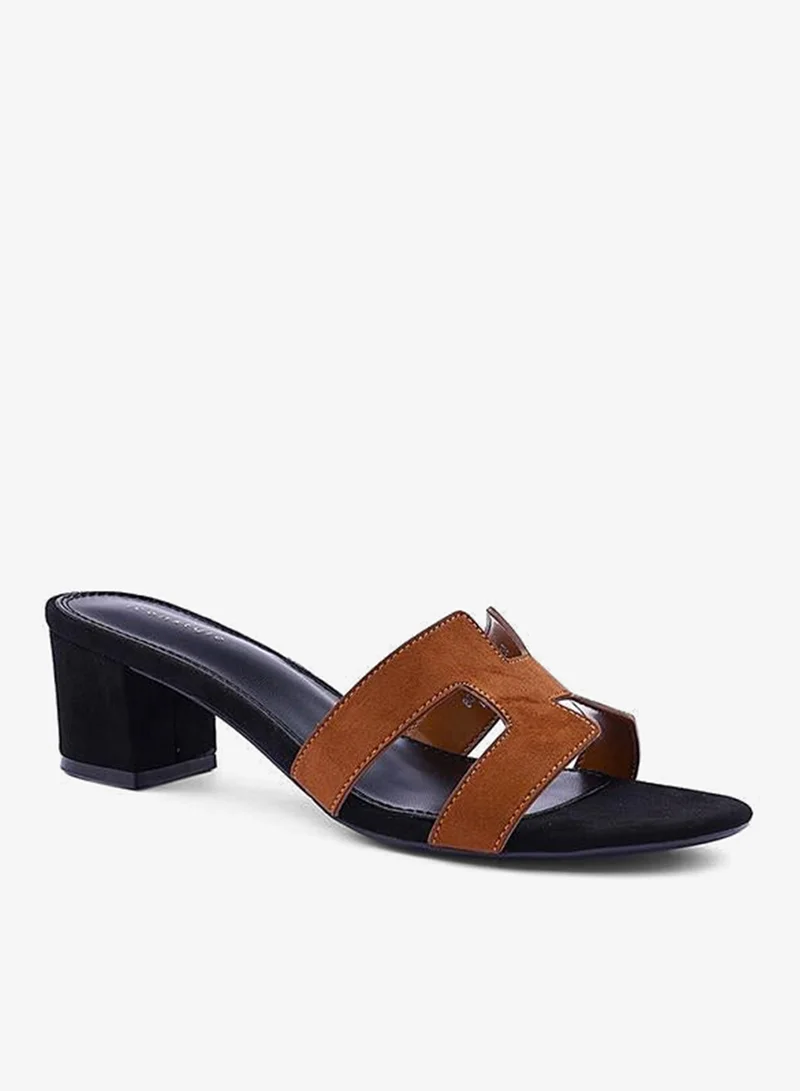 أيقون صندل نسائي بكعب عريض من جلد الغزال