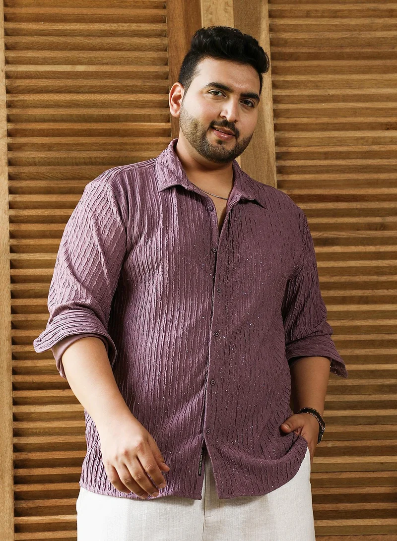 انستافاب بلس قميص رجالي Instafab Plus بنفسجي مع طيات كاجوال بياقة عريضة وأكمام طويلة بأزرار - مقاس كبير