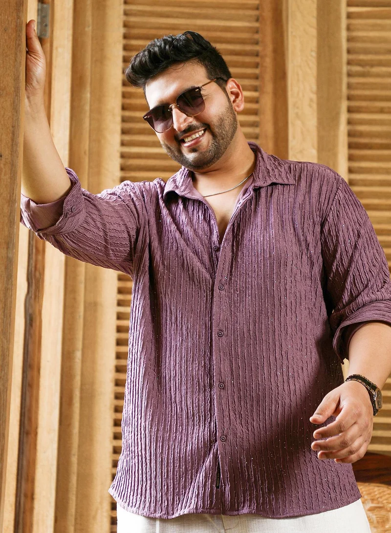 انستافاب بلس قميص رجالي Instafab Plus بنفسجي مع طيات كاجوال بياقة عريضة وأكمام طويلة بأزرار - مقاس كبير