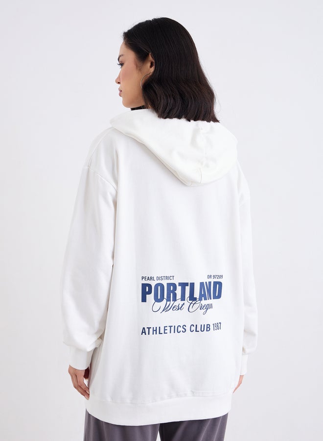 ستايلي هودي طويل أوف وايت بطبعة شعار - Image 4