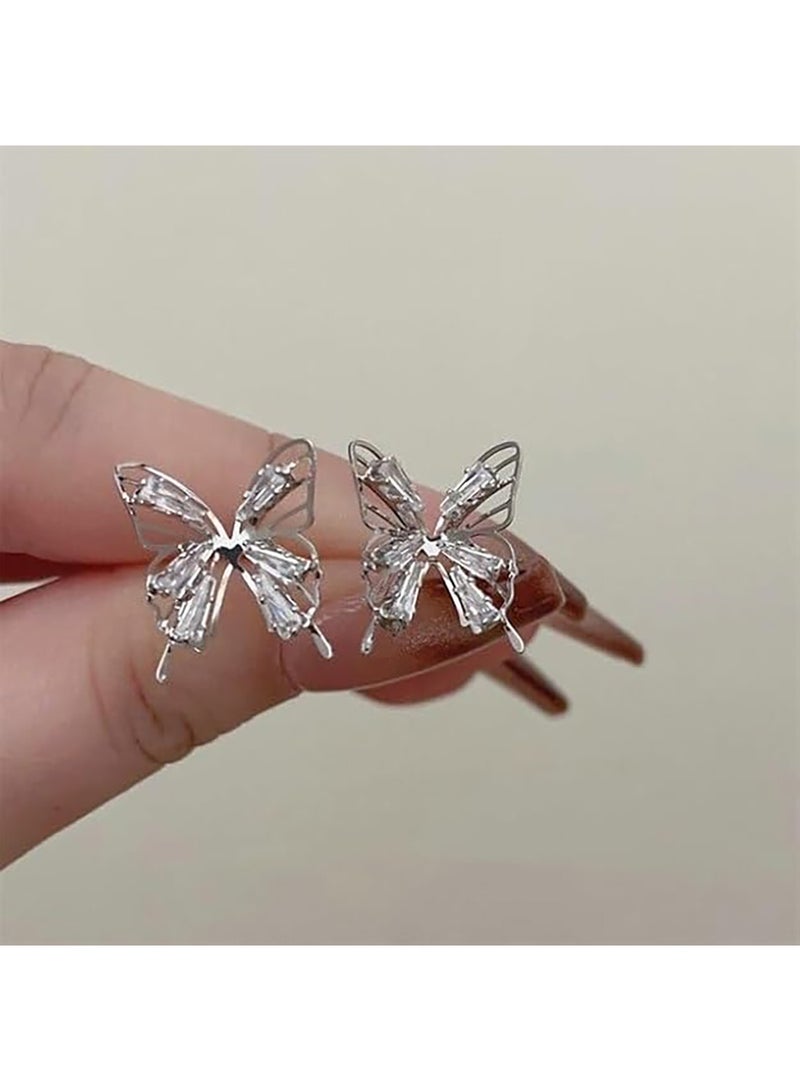 سالتي طقم أقراط ألماس على شكل فراشة من SALTY وقلادة "الوقوع في الحب" للنساء | طقم مجوهرات أنيق ومتين | ملابس عصرية يومية | هدية للزوجة والأخت والأم | مثالي لعيد الديوالي والكريسماس وأعياد الميلاد - Image 5