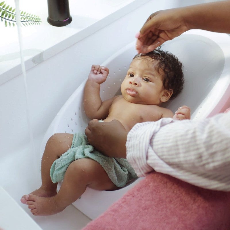 Ingenuity - Easy Rinse Bather, One-Piece Infant Bath Seat, Ages 0–6 Months - Image 2