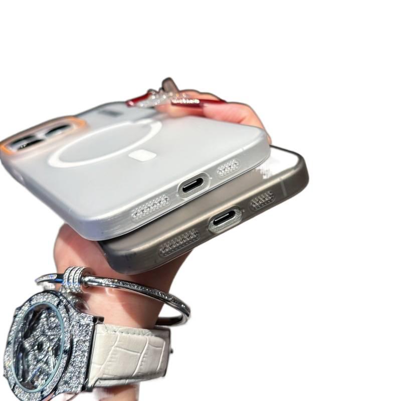 غطاء MagSafe بPC لـ iPhone 15 / 15 Plus / 15 Pro / 15 Pro Max مع حماية من السقوط ومغناطيس قوي مع مقاوم للصدمات مع ملمس ناعم مع ملمس غير لامع باللون Desert Gold مغناطيسي - Layan Lure - Image 5