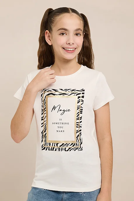 أر أند بي Graphic Print T-Shirt with Crew Neck and Short Sleeves
