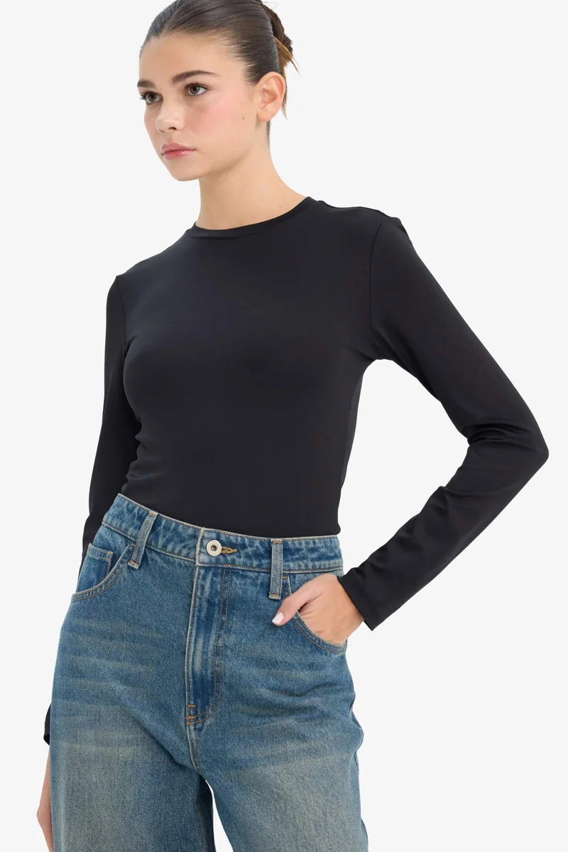 ديفاكتو Fitted Crew Neck Long Sleeve T-Shirt