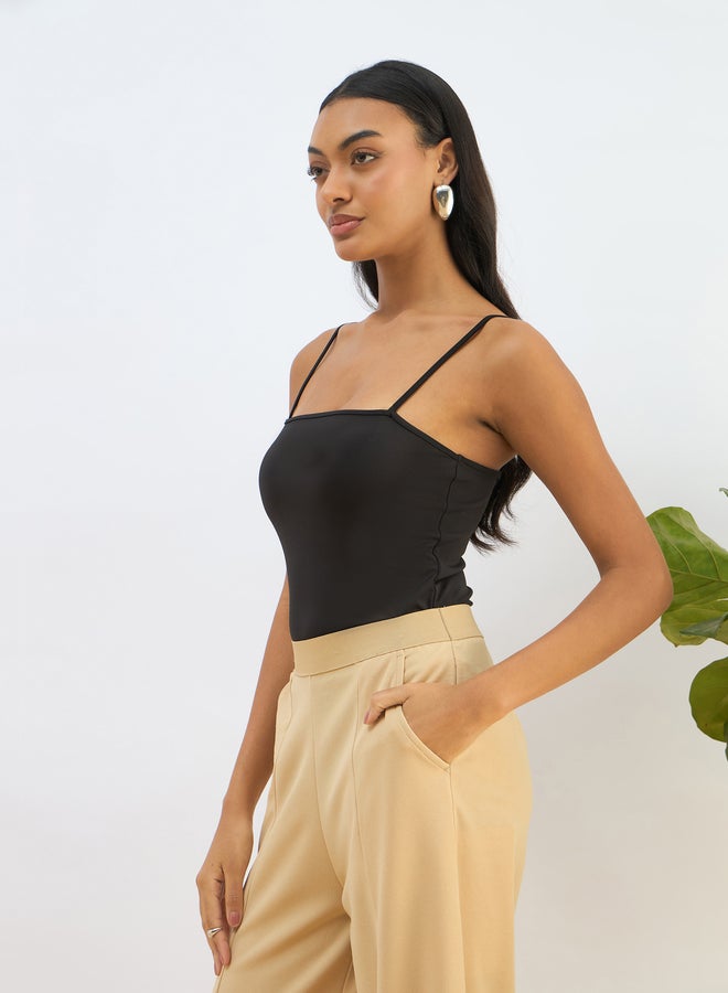 ساسافراس سوت نسائي أسود بحمالات من الكروشيه - Image 3