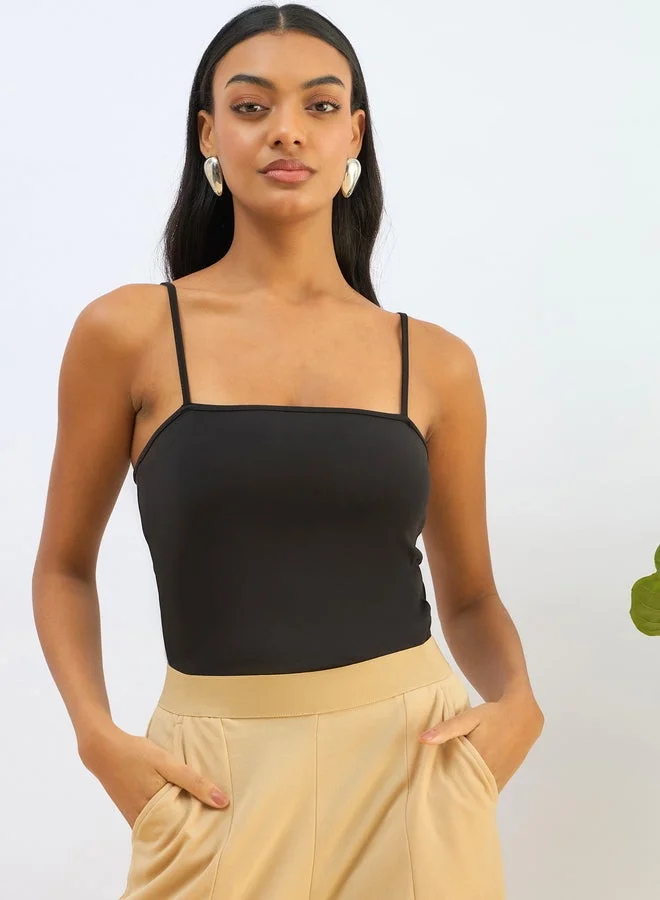 ساسافراس سوت نسائي أسود بحمالات من الكروشيه