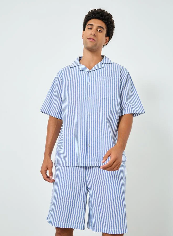 ستايلي مجموعة من شورت وفميص مخطط بقصة مريحة
