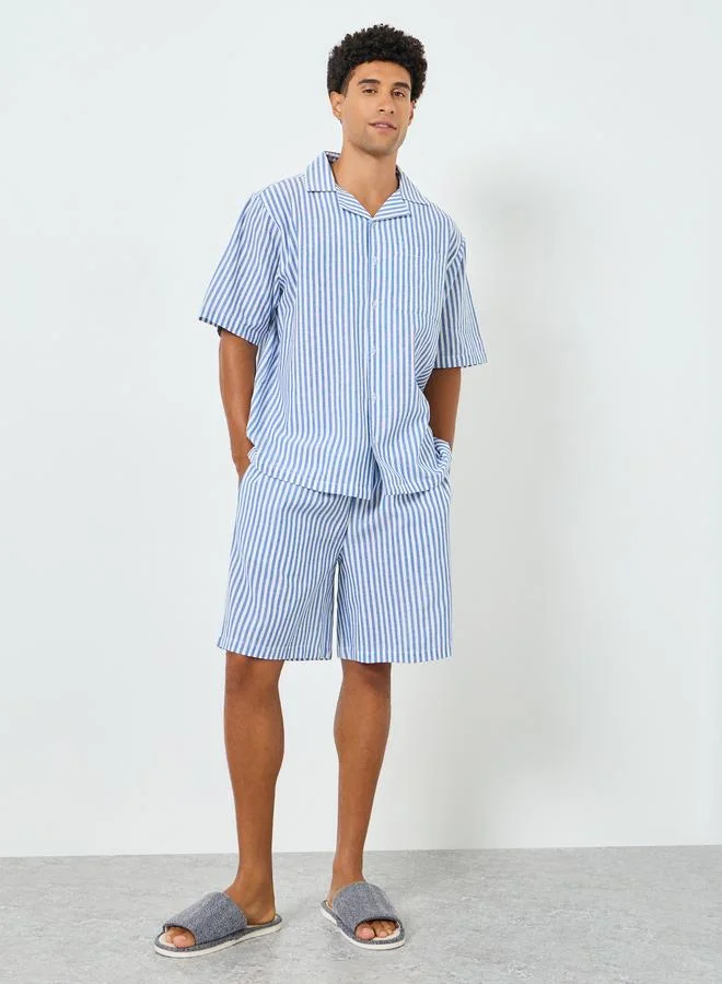 ستايلي مجموعة من شورت وفميص مخطط بقصة مريحة