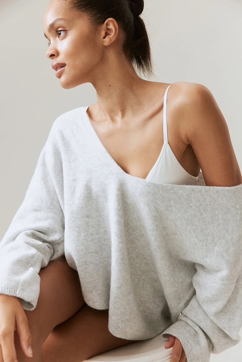 H&M Fine-knit V-neck jumper