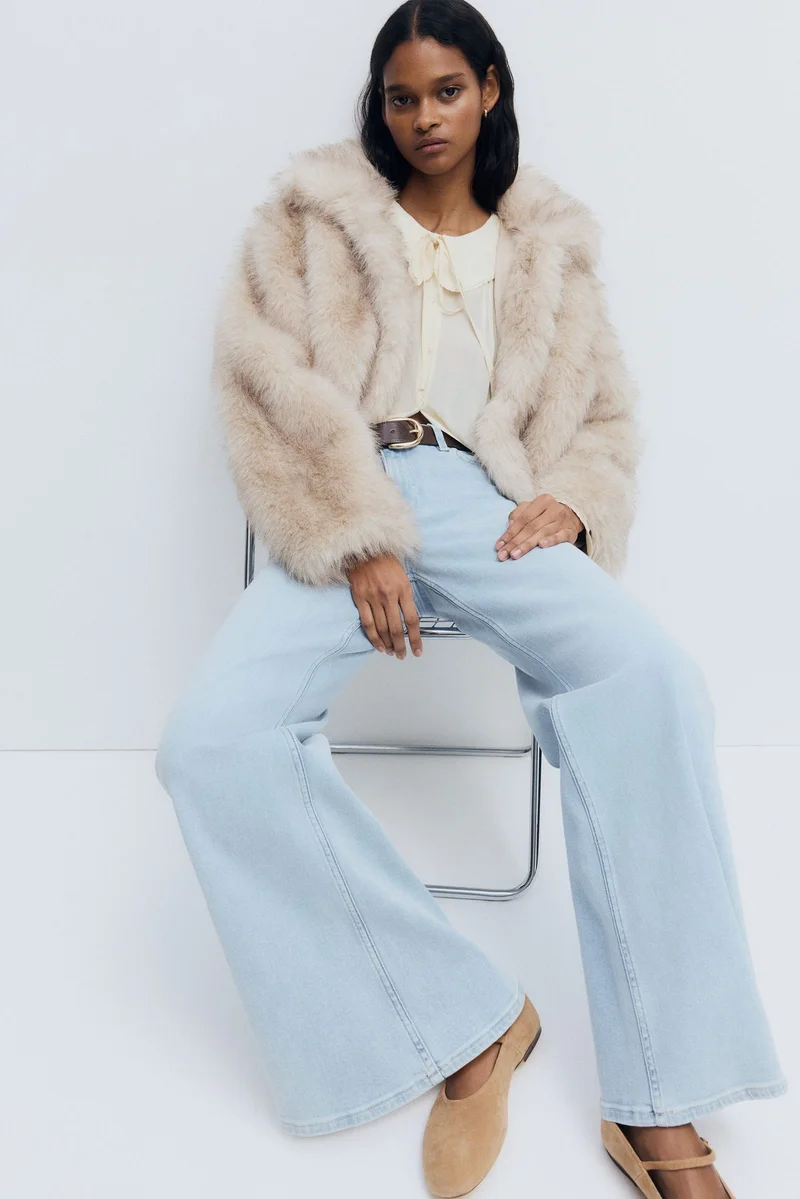 اتش اند ام جينز بخصر عالي وقصّة واسعة